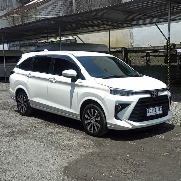 Kami menyediakan layanan sewa dan carter mobil Toyota Avanza 5 tempat duduk dengan sopir profesional di Surabaya untuk tuor dan perjalanan dinas, kunjungan resmi, kebutuhan perusahaan, keperluan bisnis lainnya, kami juga menyediakan layanan transportasi antar, jemput, transfer dari Bandara Juanda Surabaya ke seluruh kota di Jawa Timur, Bali, Jawa Tengah, Yogyakarta (DIY), Jawa Barat, DKI Jakarta, Banten, sewa dan carter mobil Toyota Avanza 5 seater, Toyota Innova 6 seater, Toyota Hiace 14 seater.
