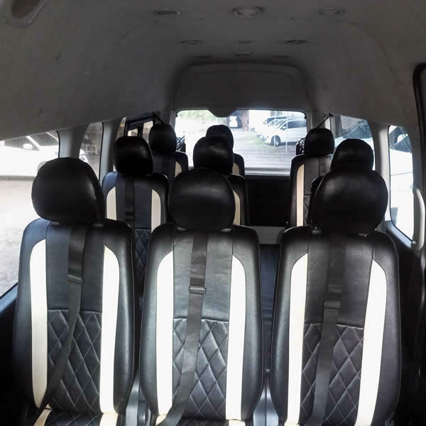 Kami menyediakan layanan carter dan sewa mobil Toyota Hiace 14 tempat duduk dengan sopir profesional di Surabaya untuk tuor dan perjalanan dinas, kunjungan resmi, kebutuhan perusahaan, keperluan bisnis lainnya, kami juga menyediakan layanan transportasi antar, jemput, transfer dari Bandara Juanda Surabaya ke seluruh kota di Jawa Timur, Bali, Jawa Tengah, Yogyakarta (DIY), Jawa Barat, DKI Jakarta, Banten, sewa dan carter mobil Toyota Avanza 5 seater, Toyota Innova 6 seater, Toyota Hiace 14 seater.