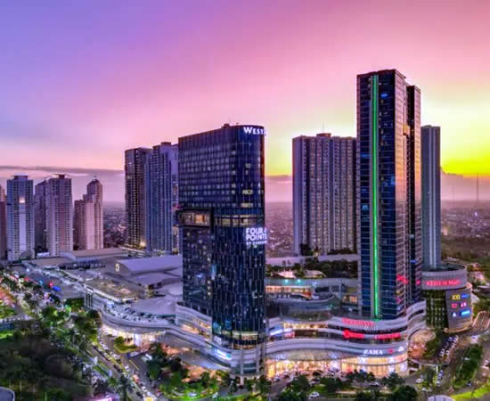 Kami menyediakan layanan airport transfer atau antar jemput Bandara Internasional Juanda Surabaya ke seluruh kota di Jawa Timur, Bali, Jawa Tengah, Yogyakarta (DIY), Jawa Barat, DKI Jakarta, Banten, sewa dan carter mobil Toyota Avanza 5 seater, Toyota Innova 6 seater, Toyota Hiace 14 seater.