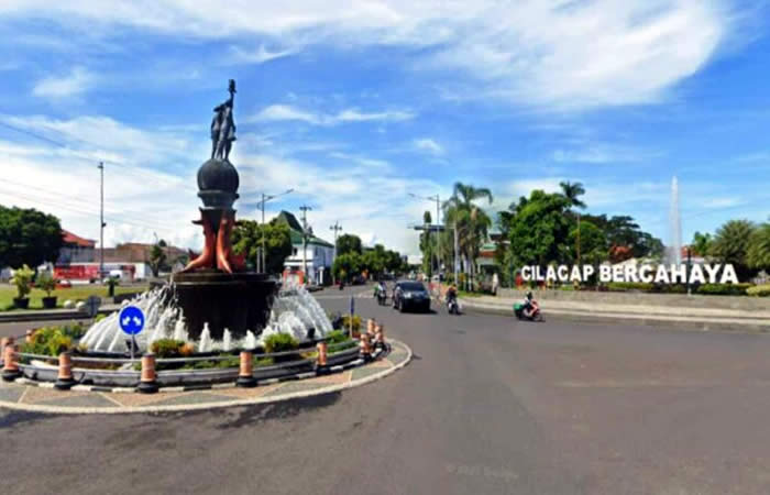 Kami menyediakan layanan airport transfer atau antar jemput Bandara Internasional Juanda Surabaya ke Cilacap, Jawa Tengah dan seluruh kota di Jawa Timur, Bali, Jawa Tengah, Yogyakarta (DIY), Jawa Barat, DKI Jakarta, Banten, sewa dan carter mobil Toyota Avanza 5 seater, Toyota Innova 6 seater, Toyota Hiace 14 seater.