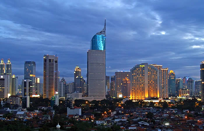 Kami menyediakan layanan airport transfer atau antar jemput Bandara Internasional Juanda Surabaya ke Koja, Jakarta Utara dan seluruh kota di Jawa Timur, Bali, Jawa Tengah, Yogyakarta (DIY), Jawa Barat, DKI Jakarta, Banten, sewa dan carter mobil Toyota Avanza 5 seater, Toyota Innova 6 seater, Toyota Hiace 14 seater.