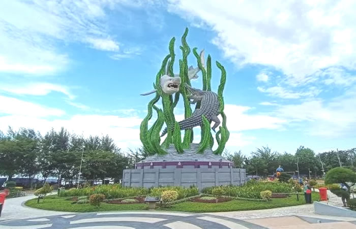 Kami menyediakan layanan airport transfer atau antar jemput Bandara Internasional Juanda ke Simokerto, Surabaya dan seluruh kota di Jawa Timur, Bali, Jawa Tengah, Yogyakarta (DIY), Jawa Barat, DKI Jakarta, Banten, sewa dan carter mobil Toyota Avanza 5 seater, Toyota Innova 6 seater, Toyota Hiace 14 seater.